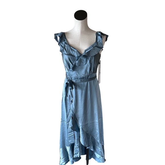 NWT ASTR THE LABEL WILSHIRE RUFFLE OPEN BACK MIDI DRESS SILVER SAGE - Picture 10 of 12